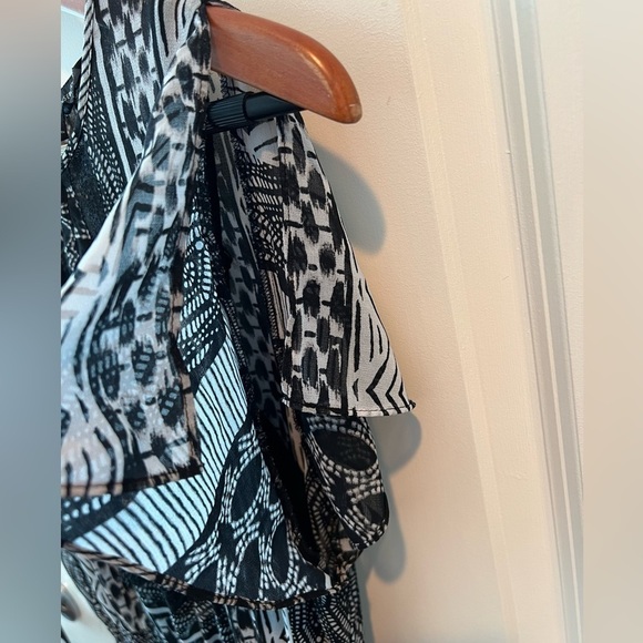 White House Black Market Women's
Flutter-Sleeve Printed Woven Maxi Dress - Picture 7 of 16